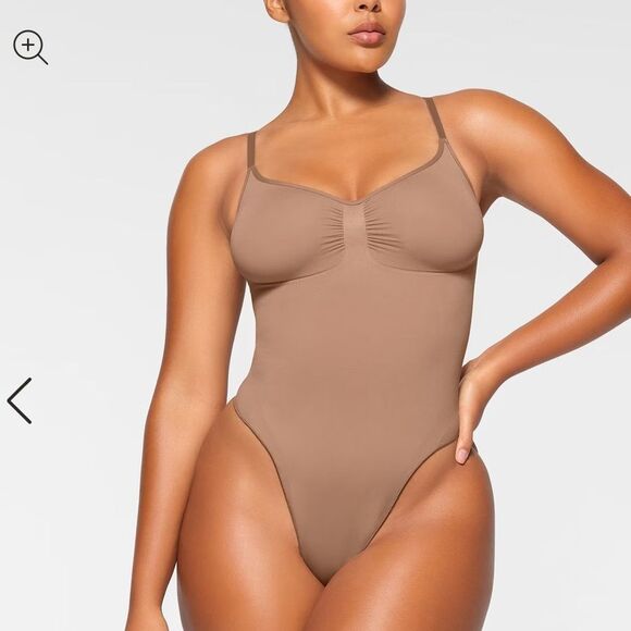 Skims Size L/XL Sculpting Thong Bodysuit Sienna Brown Shapewear Iconic NWT - Picture 1 of 10